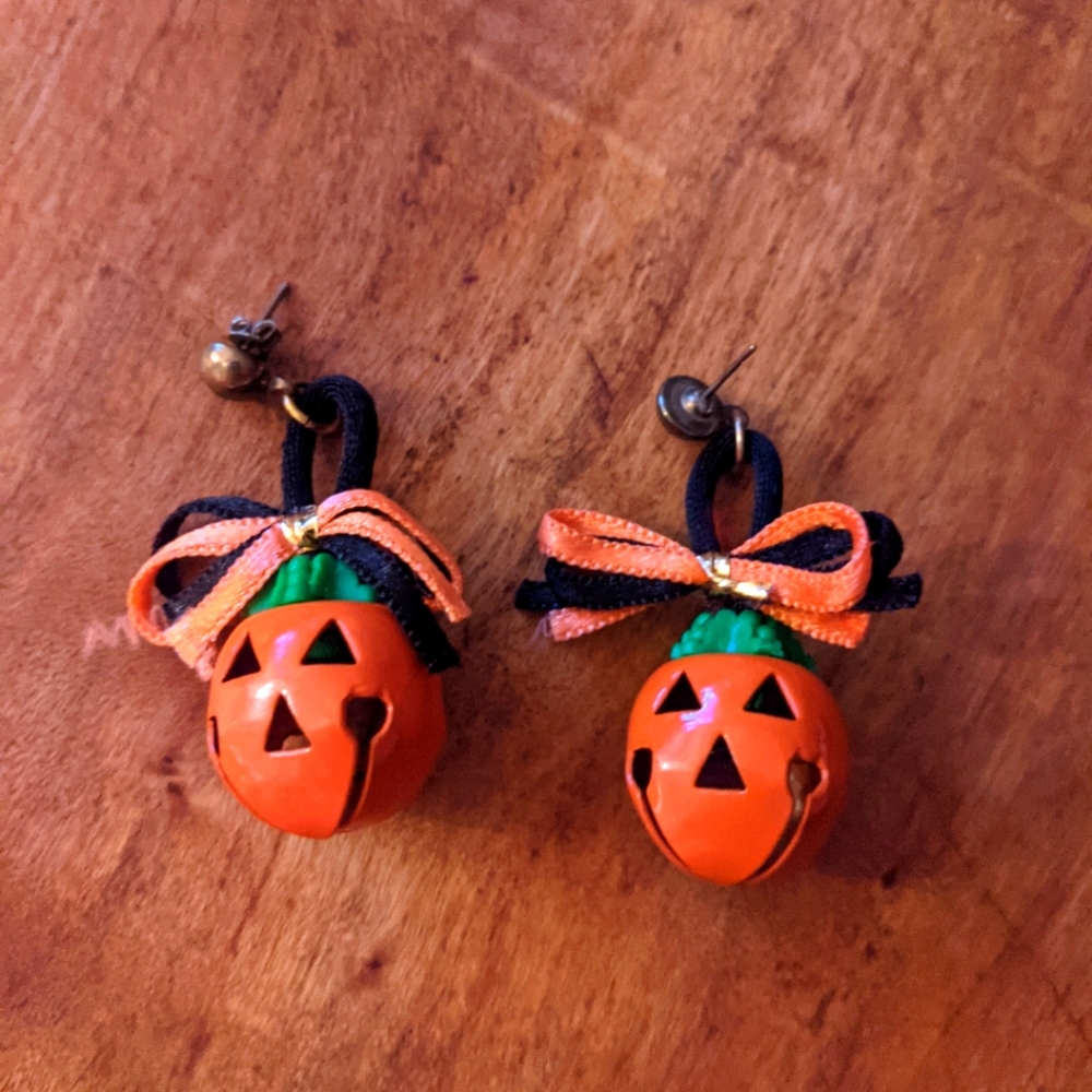 5/$20 Halloween Bell Pumpkin Earrings